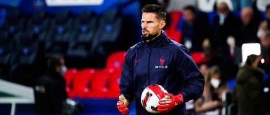 Ex-Girondins : Benoît Costil réagit avec humour à l'arrivée de Zinédine Zidane chez les Bleus