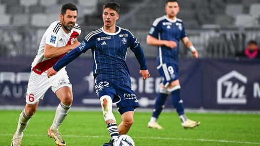 Ex-Girondins : Mathias De Amorim régale avec une panenka face à Crystal Palace