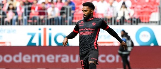 Ex-Girondins : Vital N'Simba prolonge au Clermont Foot 63