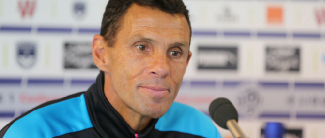 Quand Gustavo Poyet invite les joueurs au restaurant