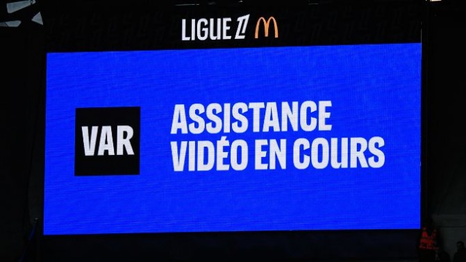 Ligue 3 : une "mini-VAR" bientôt en place ? Le Football Video Support expliqué