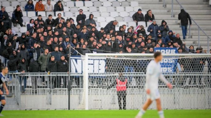 Girondins : tract et banderole, les North Gate Bordeaux réclament le départ de Gérard Lopez