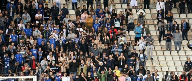 Les supporters du GF38 sont venus motiver leurs joueurs avant Bordeaux