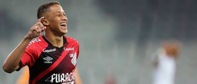 Dominique Baillif : "On parlait d'une arrivée de Vitinho cette semaine du côté des Girondins"