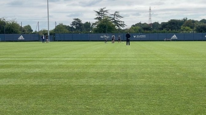 Girondins. Plus assez d'essence pour tondre complètement le terrain des féminines