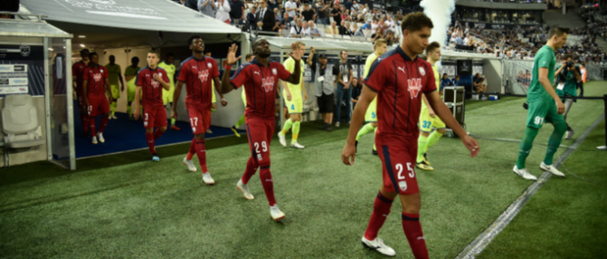 Girondins : séance de dédicaces avec Koundé, Costil et Pablo à Orange Sainte Catherine