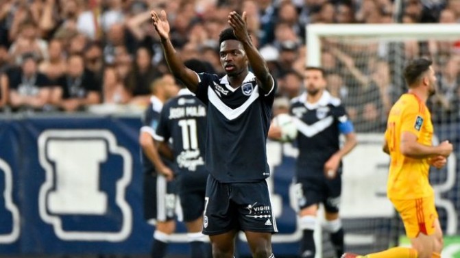 Girondins : 3 clubs de Ligue 1 sur Dilane Bakwa