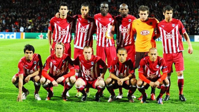 2009-2010 : un maillot rouge Bordeaux à travers l'Europe