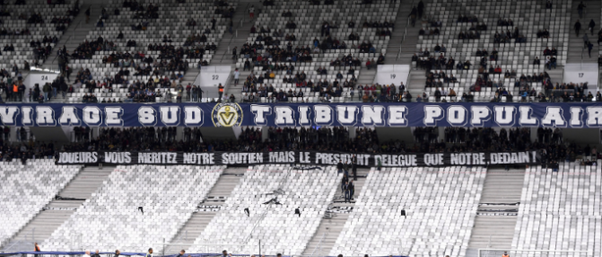 Les banderoles déployées dans le Virage Sud