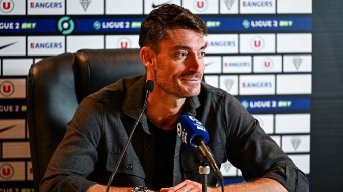 Vidéo : la conférence de presse d'Albert Riera avant Ajaccio en direct