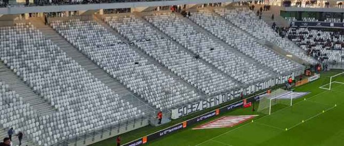 Rassemblement des supporters des Girondins devant le stade