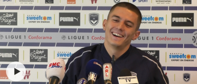 Sergi Palencia félicité par les journalistes pour son français