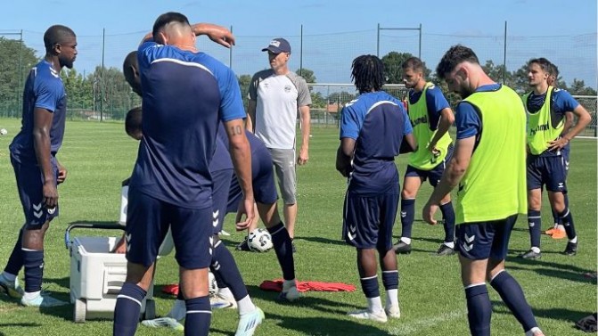 Girondins : 9 joueurs seulement dans le groupe N2 à l'entraînement ce matin