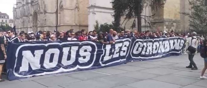 Direct : rassemblement des supporters des Girondins place Pey-berland