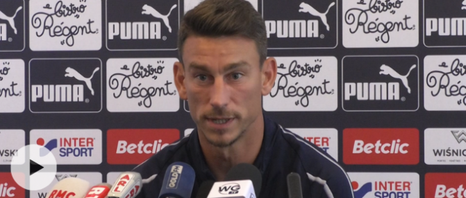 Laurent Koscielny : "Notre objectif c'est le sportif, je ne peux pas réagir à l'extérieur"