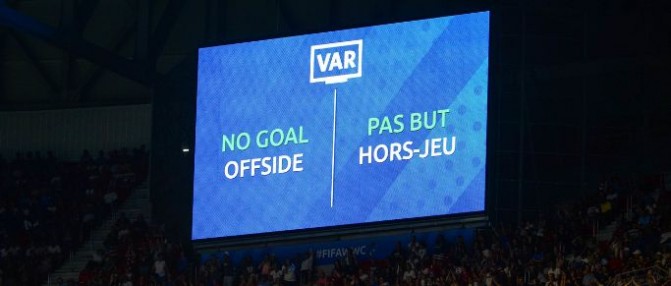 Le hors-jeu semi-automatique arrive dans le foot