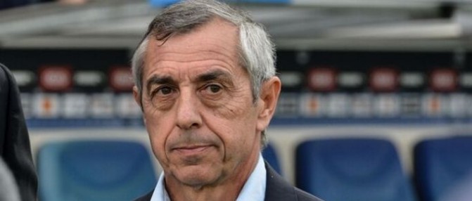 Alain Giresse attend un signe de Gérard Lopez