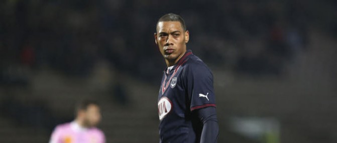 Guillaume Hoarau (Ex-Girondins) porte la flamme olympique