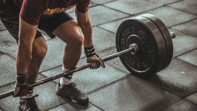 Barre olympique : caractéristiques et avantages pour la musculation