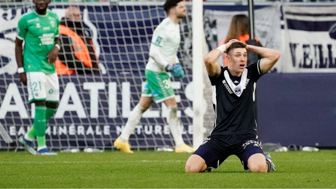 Ignatenko devant Bokele pour le Girondin du match face à l'ASSE