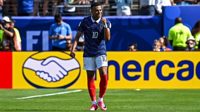 Ex-Girondins : Alain Giresse analyse la prestation de Kylian Mbappé face au Sénégal