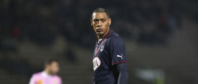 Guillaume Hoarau (Ex-Girondins) porte la flamme olympique
