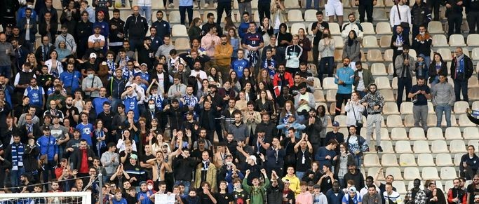 Les supporters du GF38 sont venus motiver leurs joueurs avant Bordeaux
