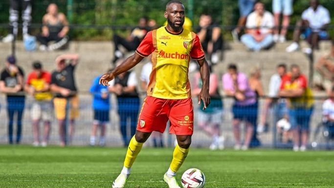 Mercato : Jean Onana (Ex-Girondins) arrive dans son nouveau club en chanson