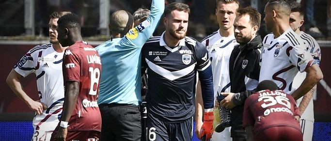 Grégory Coupet décrypte l'expulsion de Gaëtan Poussin face à Metz