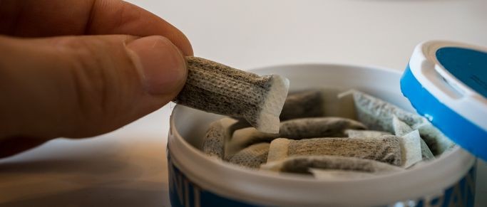 Le snus, ce tabac illégal dans les bouches des footballeurs professionnels