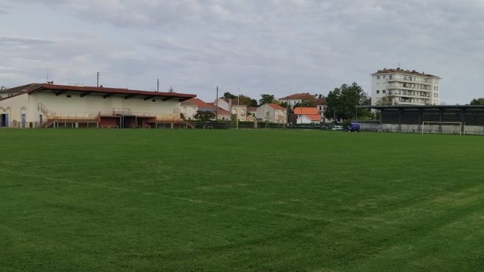 pelouse-stade-bel-air.jpg (36 KB)